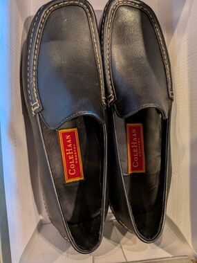 NEW Cole Haan Black Leather Slip-On Loafers W/Contrast Stitching 7 1/2